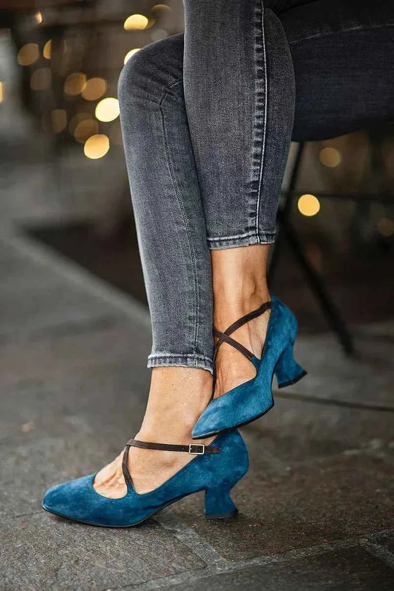 ELEGANT STRAP MID-HEELS