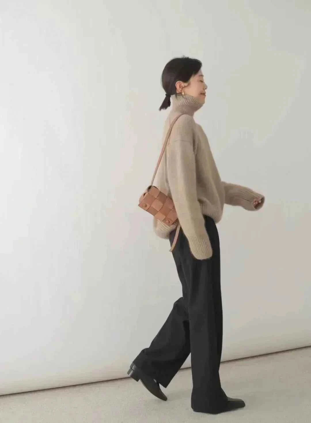 Nolene | Minimalist High-Neck  Sweater